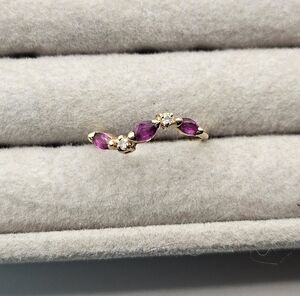 Vintage 14k Yellow Gold Marquise  Curved Chevron Band Ring Size 5